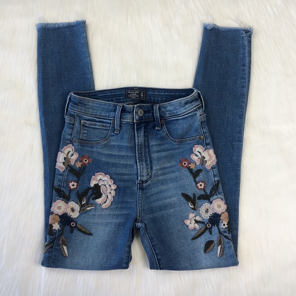 Abercrombie & Fitch Simone Embroidered Ankle Jean